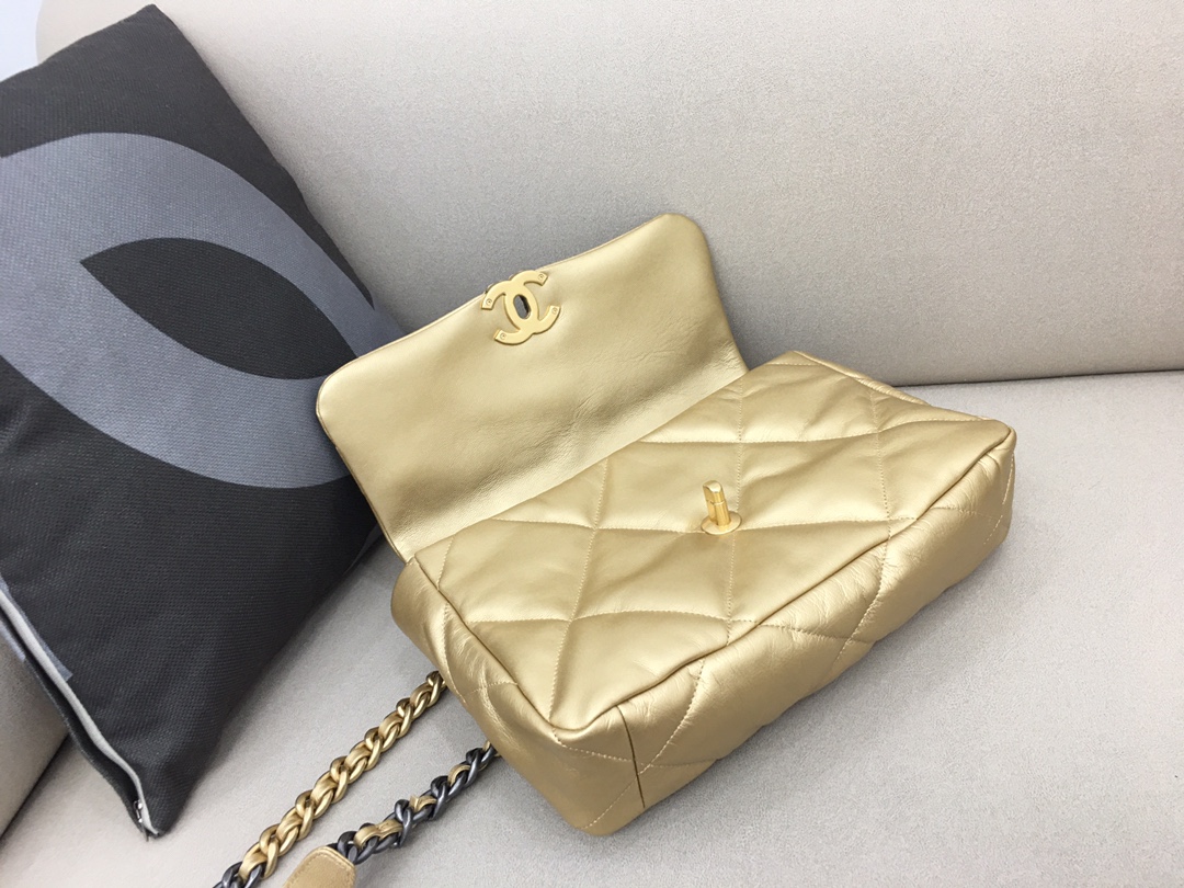 Lambskin 19 Large Handbag Flap Bag AS1161 Gold